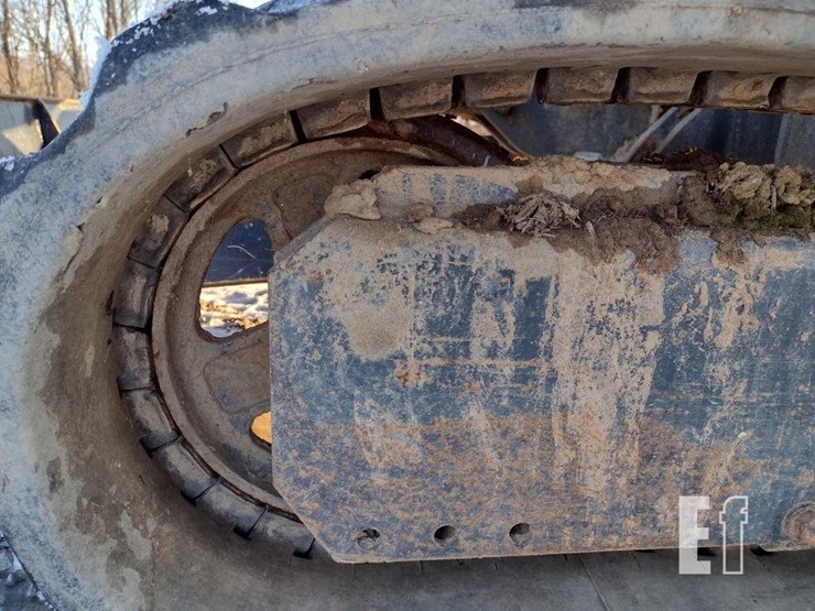 2013-deere-35d-image-31