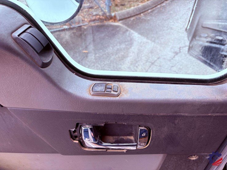 2016-kenworth-t800-image-86