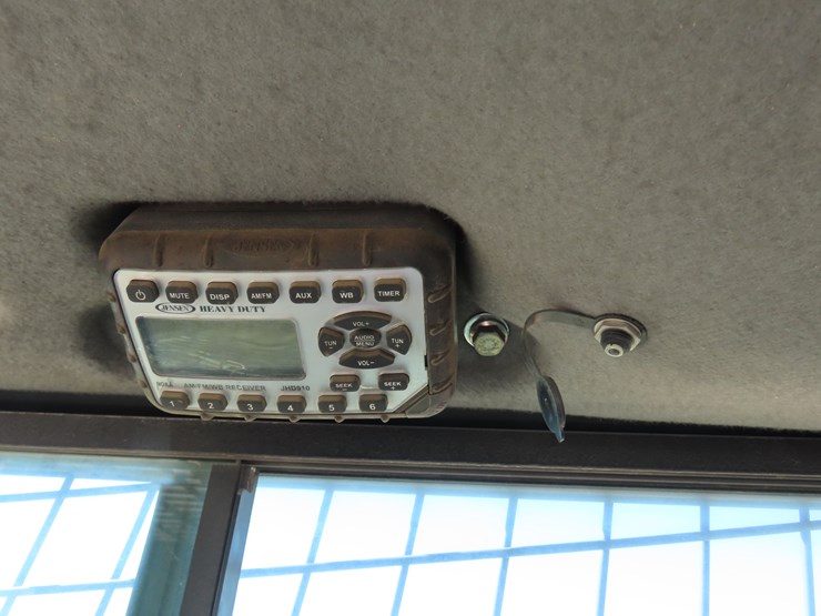 2020-new-holland-c232-image-14