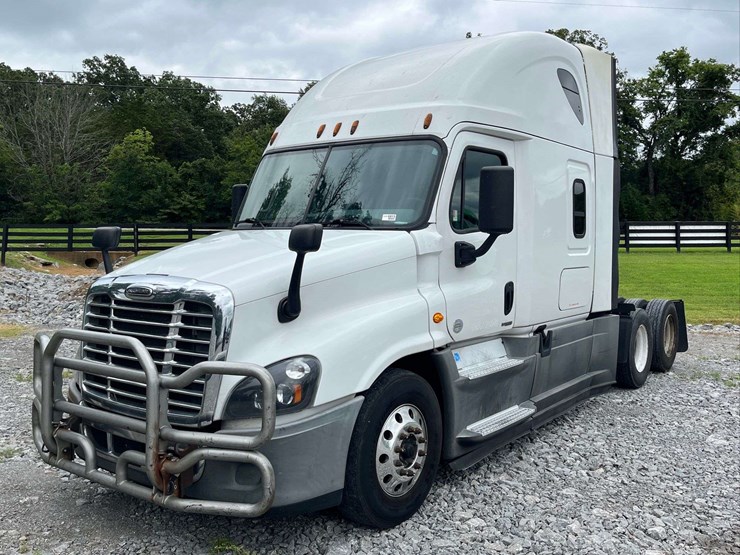 2018-freightliner-cascadia-evolution-t/a-truck-tractor-image-17