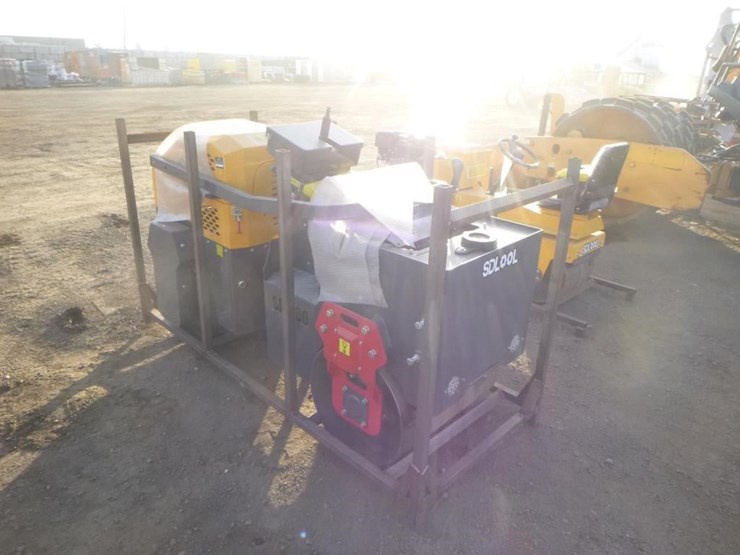 sdlool-sl1000-tandem-vibratory-roller-image-4