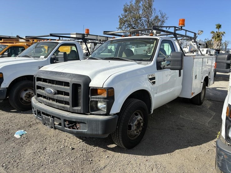 2008-ford-f350-image-1
