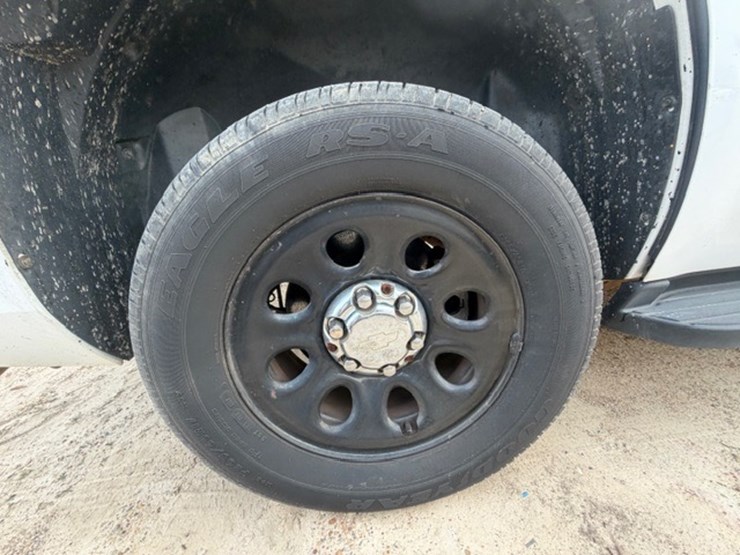 2012-chevrolet-tahoe-image-16