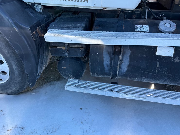 1996-mack-ch613-image-17