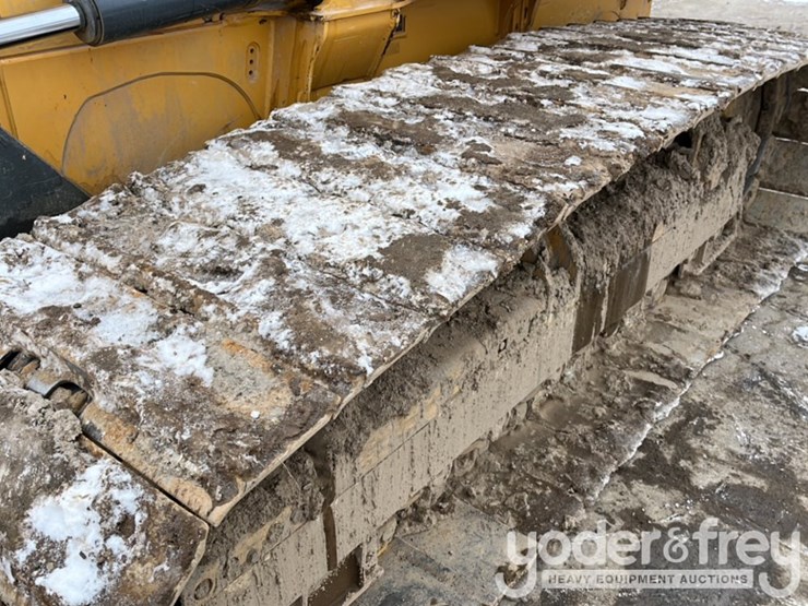 2016-deere-700k-lgp-image-64