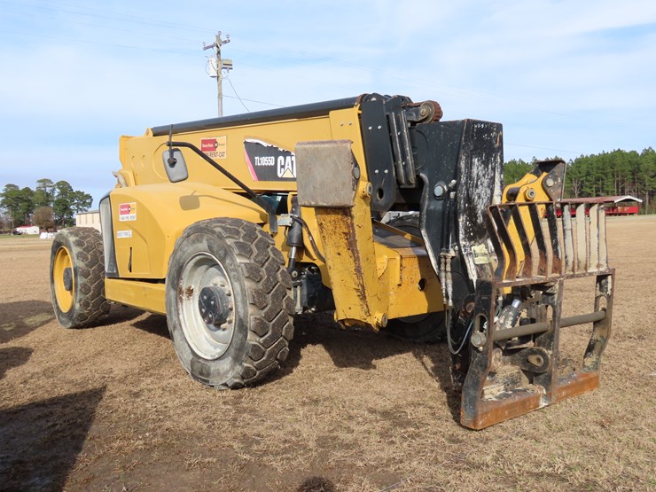 2017-caterpillar-tl1055d-image-2