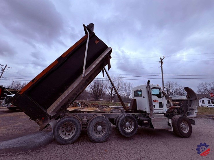 2016-kenworth-t800-image-90