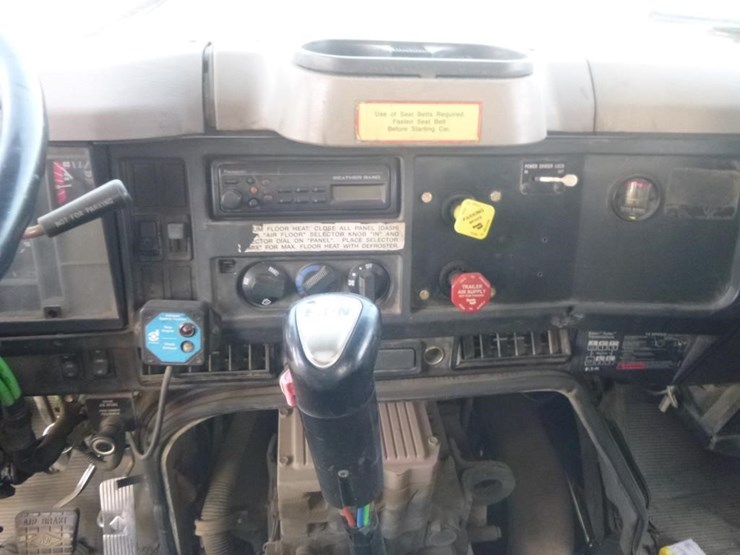 2001-international-2574-image-14