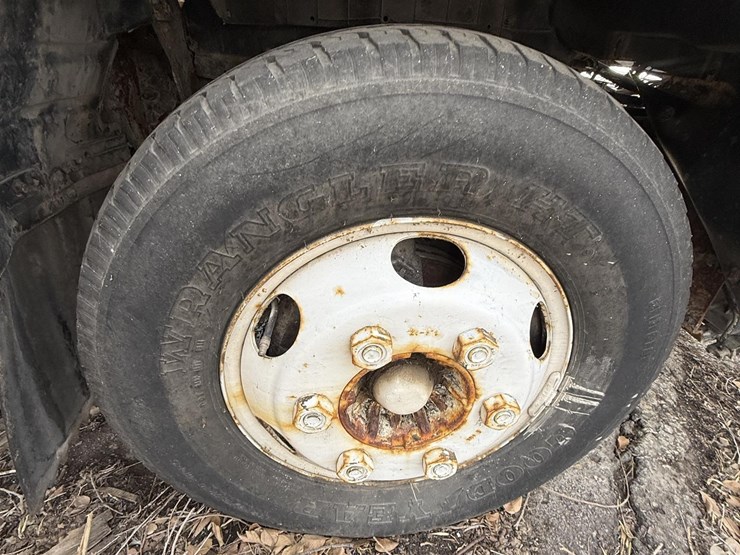 2000-isuzu-npr-image-16