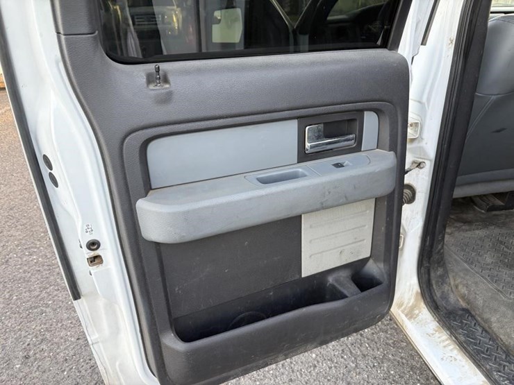 2013-ford-f150-xl-image-19