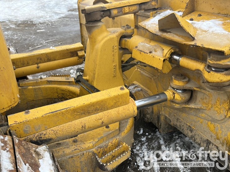 2014-komatsu-d61pxi-23-image-21