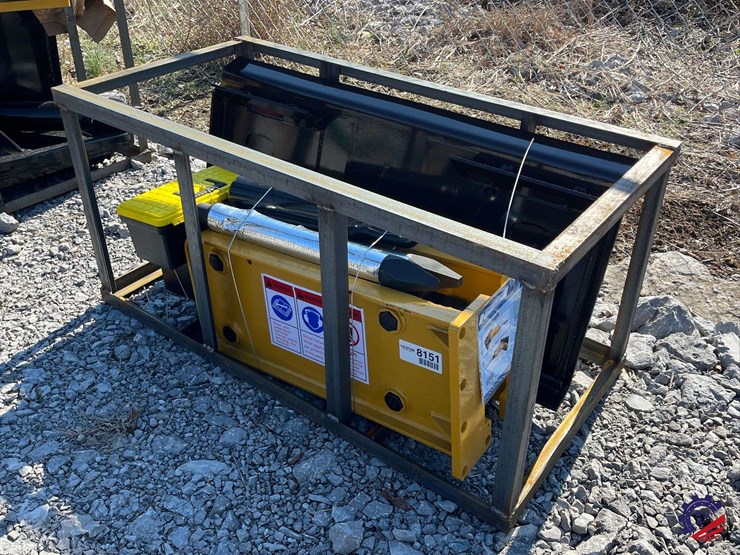 2026-agt-sshh680-skid-steer-breaker-attachment-image-5