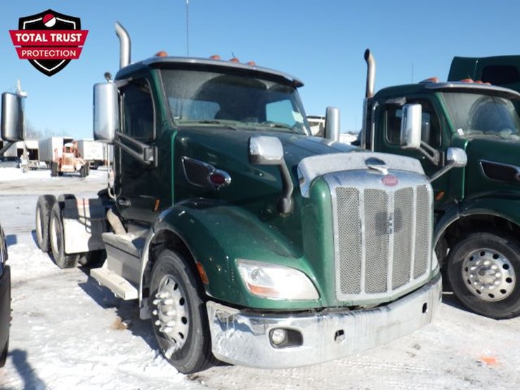 2019-peterbilt-579-image-3