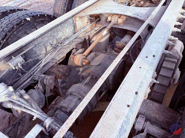 2017-mack-granite-gu713-image-76