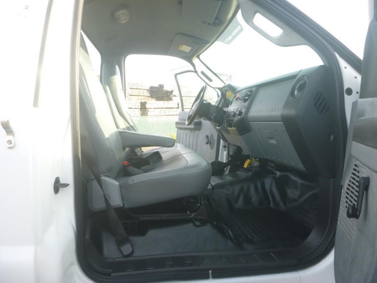 2012-ford-f650-image-10