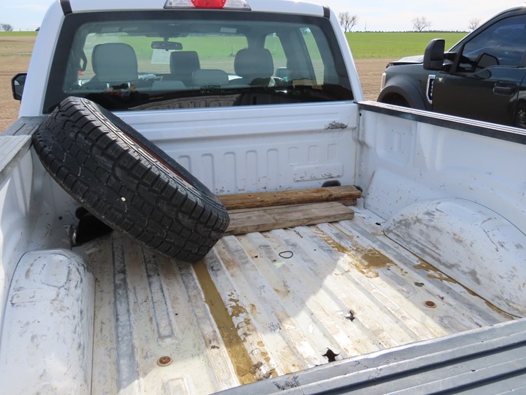 2019-ford-f150-xl-image-7