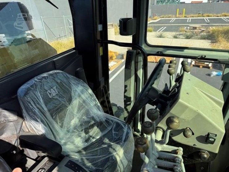 2023-caterpillar-140gc-image-14