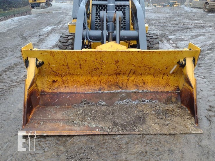 2010-deere-310j-image-12