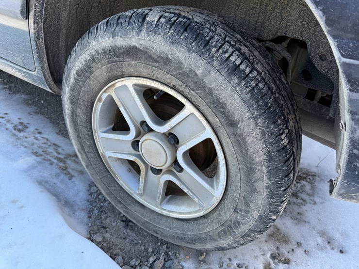 2004-chevrolet-tracker-image-5