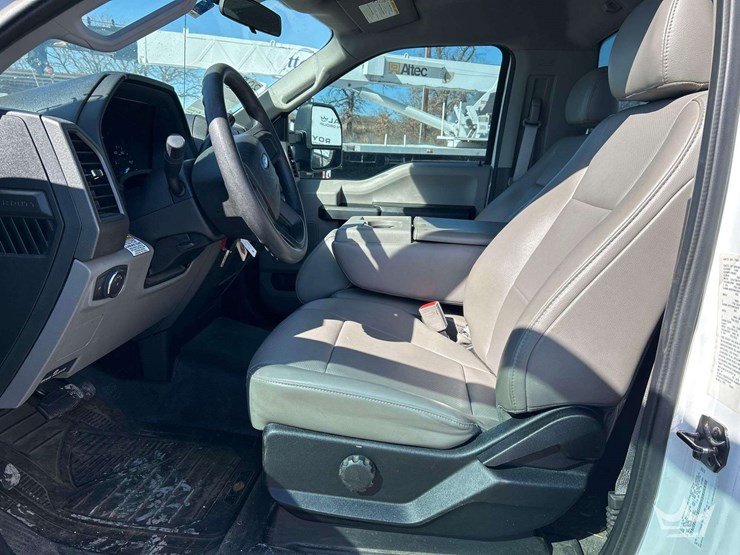 2018-ford-f450-image-12