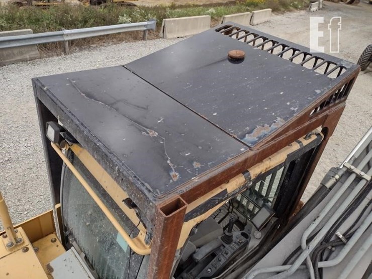 2015-volvo-ec220e-lr-image-52