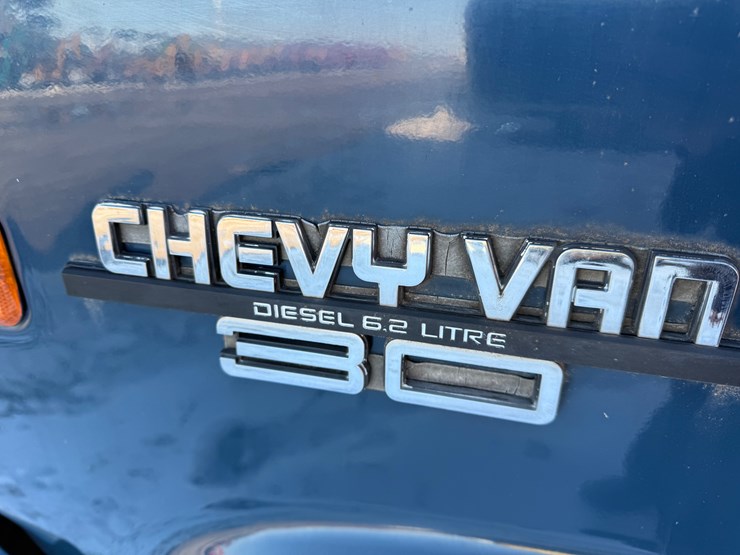 1991-chevrolet-c30-image-15