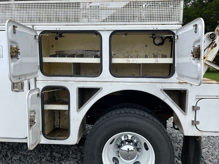 2005-gmc-c8-cable-placer-truck-image-23