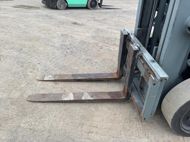 2005-nissan-mcpl02a25lv-image-9