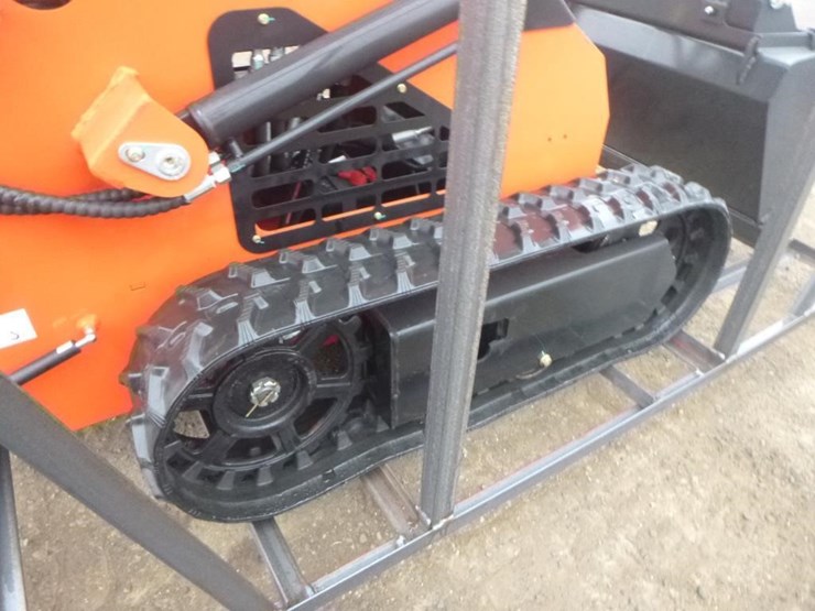 2025-agt-lrt23-skid-steer-track-loader-image-16