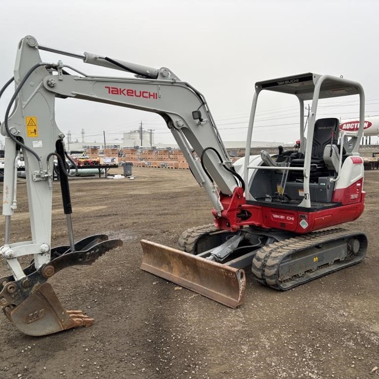 2021 TAKEUCHI TB240