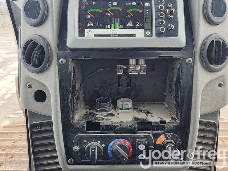 2016-caterpillar-d6n-image-21