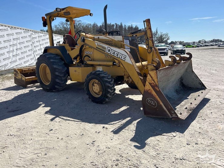 2005-deere-210le-image-2