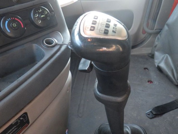 2017-freightliner-cascadia-125-image-17