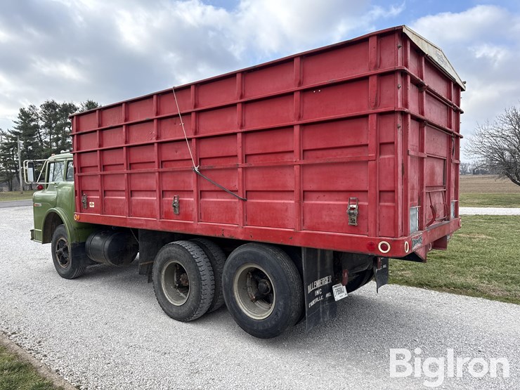 1973-ford-c750-image-7