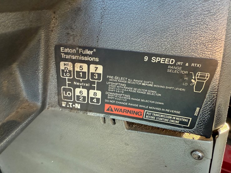 1996-mack-ch613-image-45