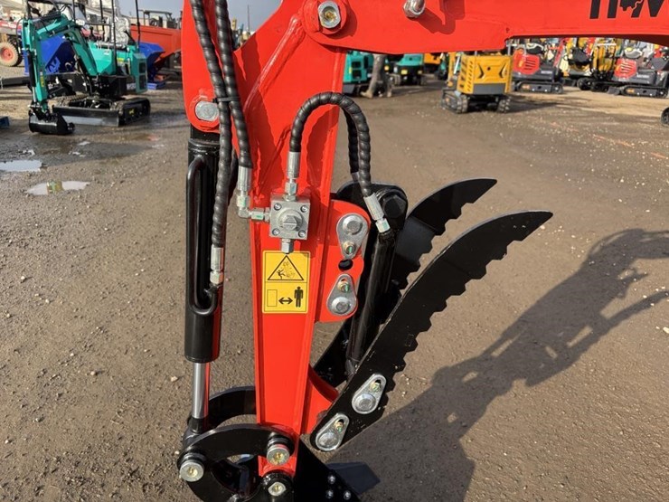 2025-tpm-18k-hydraulic-excavator-image-13