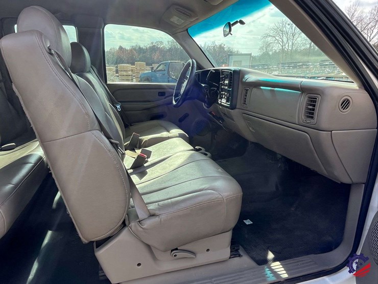 2002-chevrolet-silverado-3500-image-51