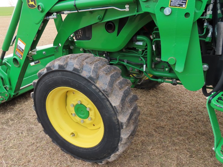 2021-john-deere-4044r-image-13