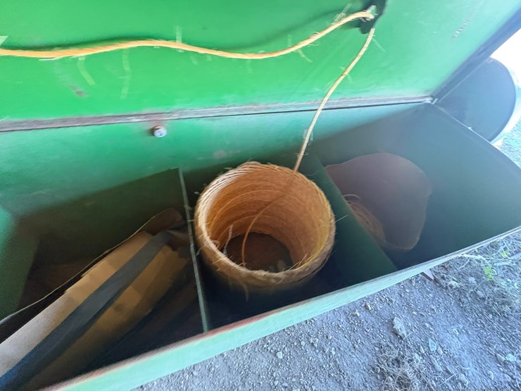 john-deere-336-image-32