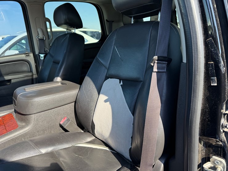 2014-chevrolet-tahoe-image-20