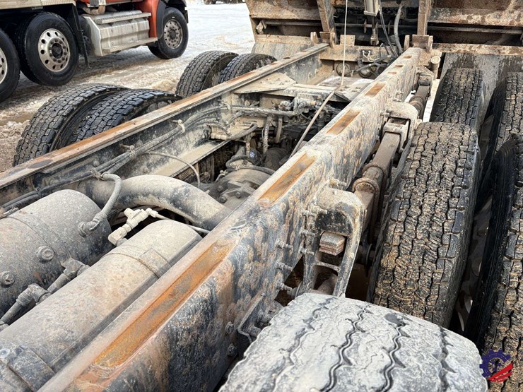 2021-western-star-4900ex-image-85