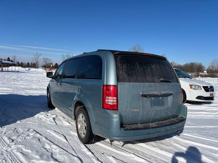 2008-chrysler-town-&-country-image-5