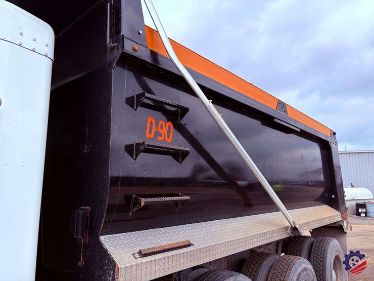 2016-kenworth-t800-image-31