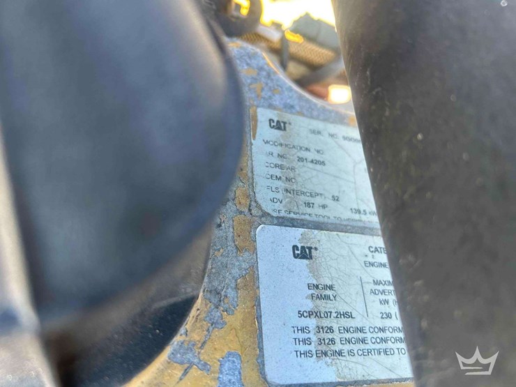 2005-caterpillar-325c-image-10