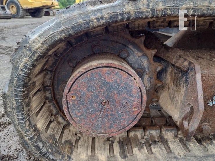 2022-deere-26g-image-35