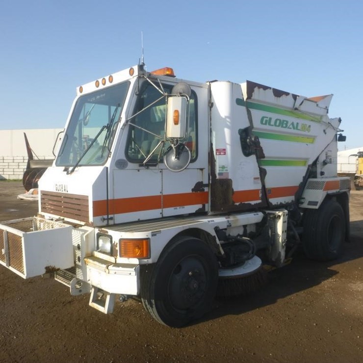 2013 GLOBAL M4 SWEEPER