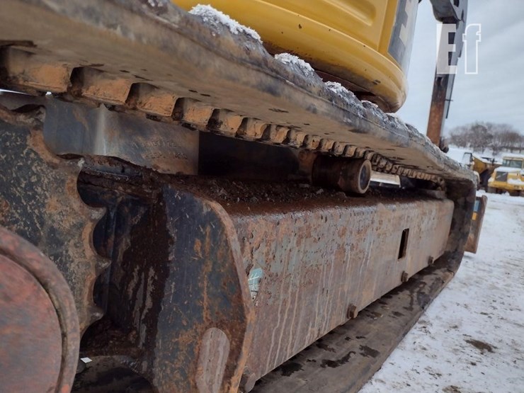 2016-deere-35g-image-37