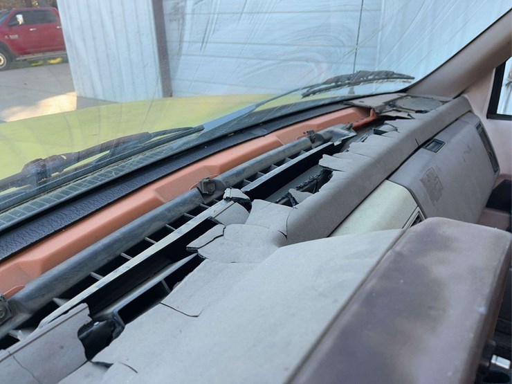 1993-gmc-3500-image-10