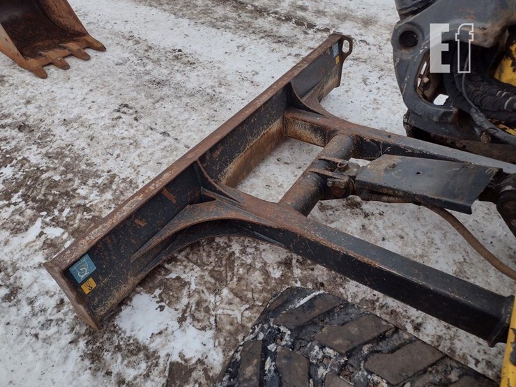 2016-deere-35g-image-24