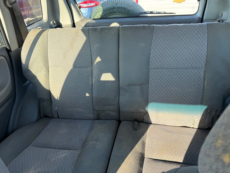 2004-chevrolet-tracker-image-28